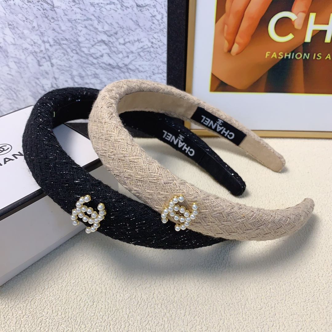 NO:276323,Chanel Xiaoxiang Chanel hairband New pearl logo light luxury style hairband temperament versatile little fairy must-apply single product full of celebrity style ~ treasure style recommended style closed eyes (single hairpins, hairpins, chanel, hairpins19860909chanel小香 chanel发箍 新款珍珠logo轻奢风发箍气质百搭小仙女必入单品名媛风十足～宝藏款 闭眼入推荐款（单个发夹,发夹,chanel,hairpins,accessory