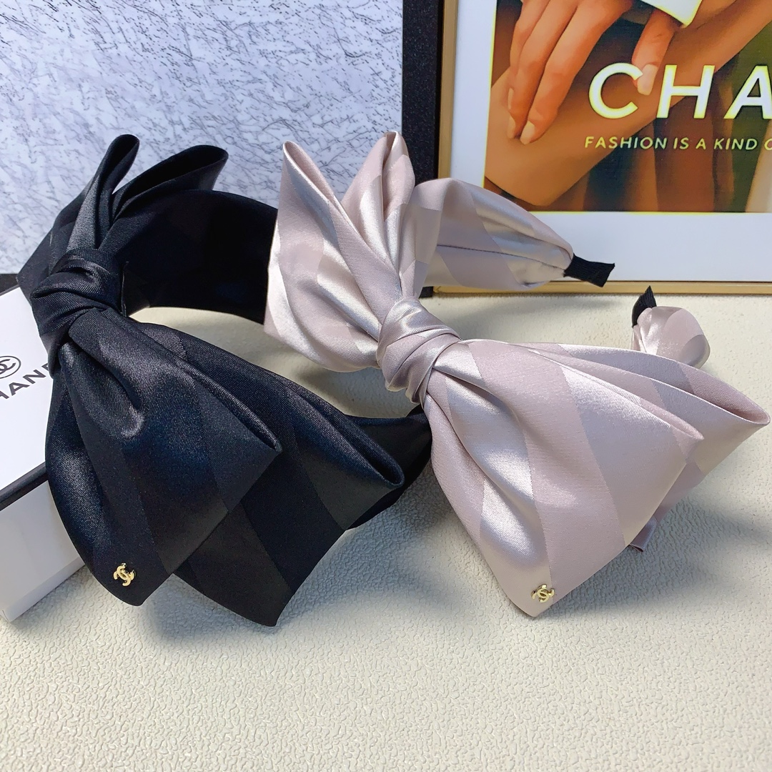 NO:276838,Chanel Xiaoxiang Chanel hairband Satin double-layer bow logo Light luxury style hairband temperament versatile little fairy must-apply single product full of celebrity style ~ treasure style closed eyes recommended style (single) hair accessories, hairpins, chanel, hairpins19860909chanel小香 chanel发箍 缎面双层蝴蝶结logo轻奢风发箍气质百搭小仙女必入单品名媛风十足～宝藏款 闭眼入推荐款（单个）发饰,发夹,chanel,hairpins,accessory