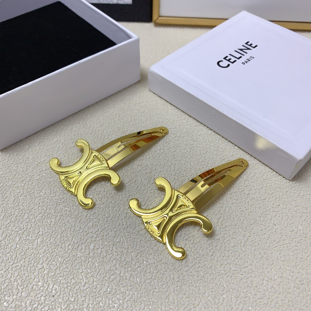 NO:277502,Celine Celine Pressure Clip, the popular Arc de Triomphe logo pressing clip edge clip bang clip daily exquisite small items, temperament and versatile little fairy must-have items, treasure model, closed eyes and recommended style (one pair) hairpins, hairpins, celine, hairpins19860909Celine塞林 Celine压夹 爆款凯旋门logo压夹边夹刘海夹日常精致小单品 气质百搭小仙女必入单品 宝藏款 闭眼入推荐款（一对）发夹,发夹,celine,hairpins,accessory