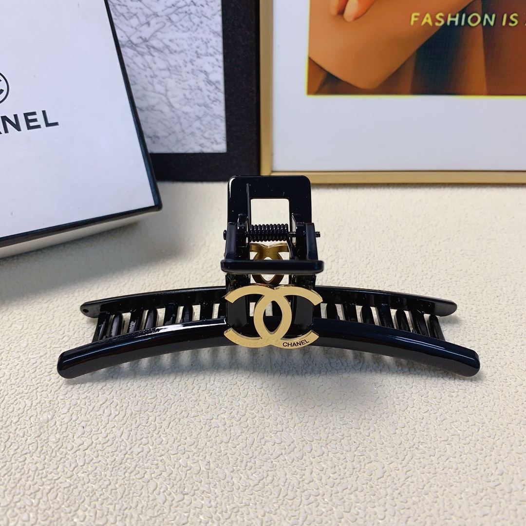 NO:276269,Chanel Xiaoxiang Chanel clip New titanium steel logo clip versatile temperament, daily exquisite items, must-in-one items for fairies, treasure style, recommended style for closed eyes (single with hairband box) hairpins, hairpins, chanel, hairpins19860909chanel小香 chanel抓夹 新款钛钢logo抓夹 气质百搭 日常精致小单品 小仙女必入单品 宝藏款 闭眼入推荐款（单个 配发箍盒）发夹,发夹,chanel,hairpins,accessory