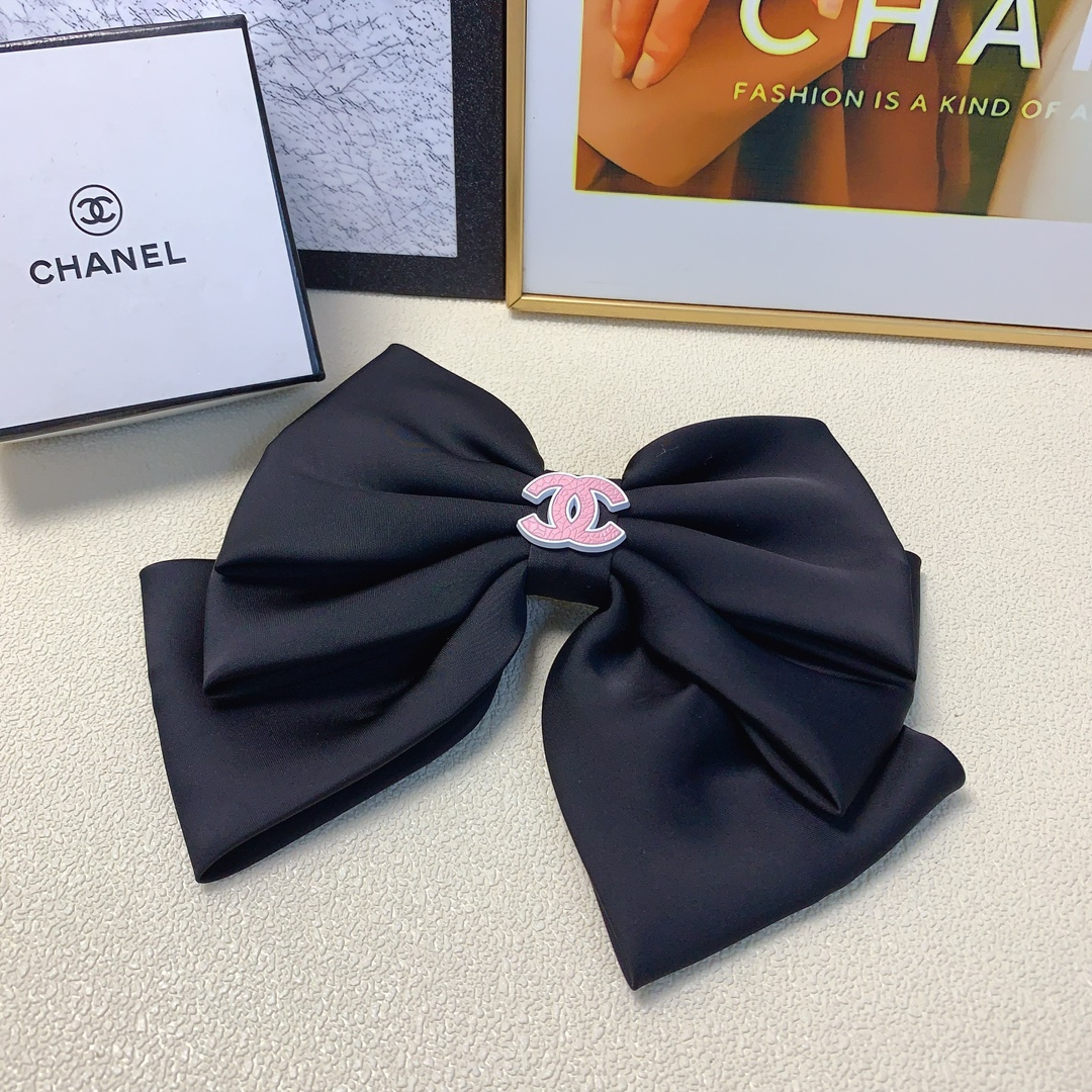 NO:276329,CHANEL Xiaoxiang Chanel Hairpins New logo bow hair clip spring clip style three-dimensional temperament fashionable and versatile little fairy must-apply items Recommended hair clips, hair clips, chanel, hairpins19860909CHANEL小香 chanel发夹 新款logo蝴蝶结发夹弹簧夹版型立体气质时尚百搭小仙女必入单品 闭眼入推荐发夹,发夹,chanel,hairpins,accessory