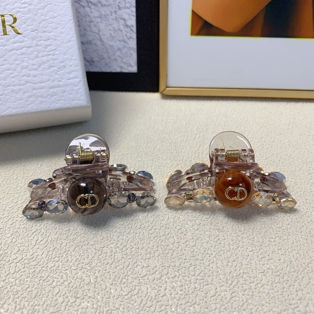 NO:276498,Dior Dior clip Czech diamond logo clip temperament versatile daily exquisite small items must-in-one items for fairies Treasure style recommended style closed eyes (single hairpin, hairpin, dior, dior, hairpins19860909Dior迪奥 Dior抓夹 捷克钻logo抓夹气质百搭日常精致小单品小仙女必入单品 宝藏款 闭眼入推荐款（单个发夹,发夹,dior,dior,hairpins,accessory