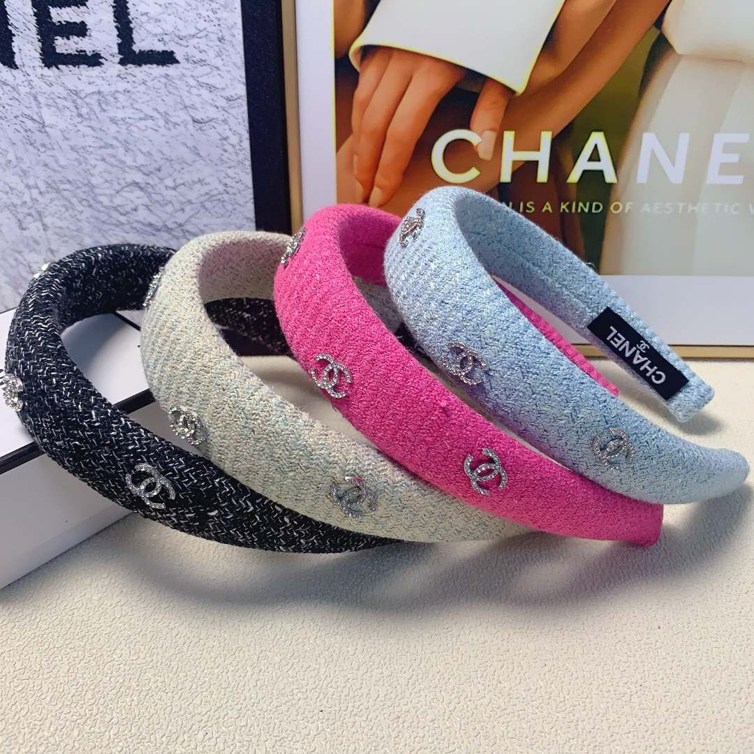 NO:276832,Chanel Xiaoxiang Chanel headband New logo headband Fashionable temperament versatile little fairy must-in-one item Treasure style Closed eyes recommended (single) hair accessories, hairpins, chanel, hairpins19860909chanel小香 chanel发箍 新款logo发箍 时尚气质百搭小仙女必入单品 宝藏款 闭眼入推荐款（单个）发饰,发夹,chanel,hairpins,accessory