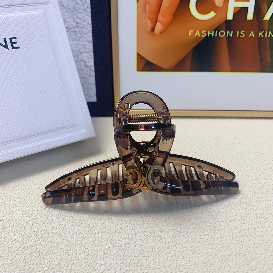 NO:280967,celine, Arc de Triomphe, acrylic titanium steel logo, acrylic titanium steel logo, temperament, versatile, daily exquisite small items, must-in-one items for fairies, treasure style, recommended style for closed eyes (single with hairband box), hair accessories, hairpins, celine, celine, hairpins19860909celine赛琳 凯旋门抓夹 亚克力钛钢logo抓夹气质百搭日常精致小单品小仙女必入单品 宝藏款 闭眼入推荐款（单个配发箍盒）发饰,发夹,celine,celine,hairpins,accessory