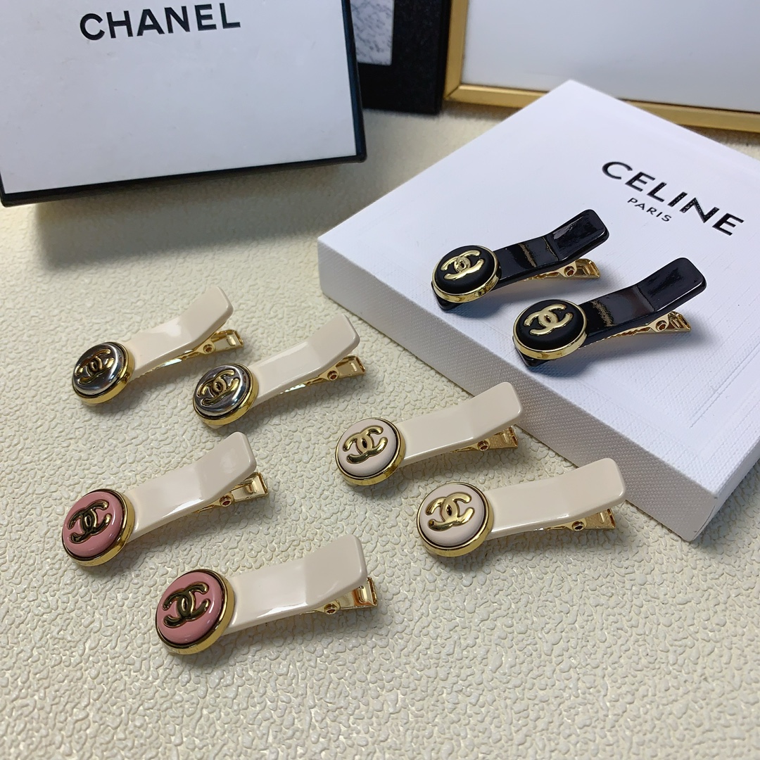 NO:276641,Chanel Xiaoxiang Chanel Hairpins Acrylic logo press clip edge clip bang clip daily exquisite small items, temperament versatile little fairy must-have items, treasure style, recommended style for closed eyes (a pair of hairpins, hairpins, chanel, hairpins19860909chanel小香 chanel发夹 亚克力logo压夹边夹刘海夹日常精致小单品 气质百搭小仙女必入单品 宝藏款 闭眼入推荐款（一对发夹,发夹,chanel,hairpins,accessory