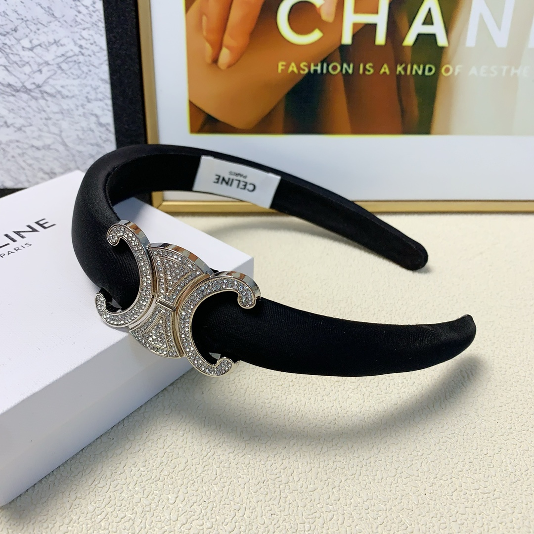 NO:276733,celine celine hairband Arc de Triomphe full diamond logo light luxury style hairband daily exquisite items versatile temperament must-have items full of celebrity style ~ treasure style recommended style closed eyes (single hairpin, hairpin, celine, celine, hairpins19860909celine赛琳 celine发箍 凯旋门满钻logo轻奢风发箍 日常精致小单品 气质百搭小仙女必入单品 名媛风十足～宝藏款 闭眼入推荐款（单个发夹,发夹,celine,celine,hairpins,accessory