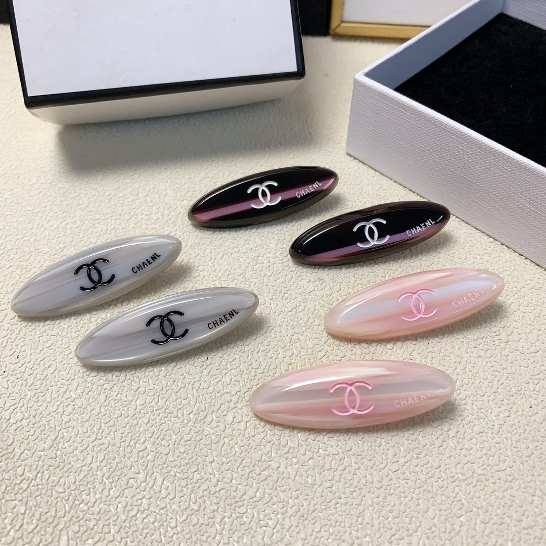 NO:276745,Chanel Xiaoxiang Chanel Hairpins Acrylic logo press clip edge clip bang clip daily exquisite small items, temperament versatile little fairy must-have items, treasure style, recommended style for closed eyes (a pair of hairpins, hairpins, chanel, hairpins19860909chanel小香 chanel发夹 亚克力logo压夹边夹刘海夹日常精致小单品 气质百搭小仙女必入单品 宝藏款 闭眼入推荐款（一对发夹,发夹,chanel,hairpins,accessory