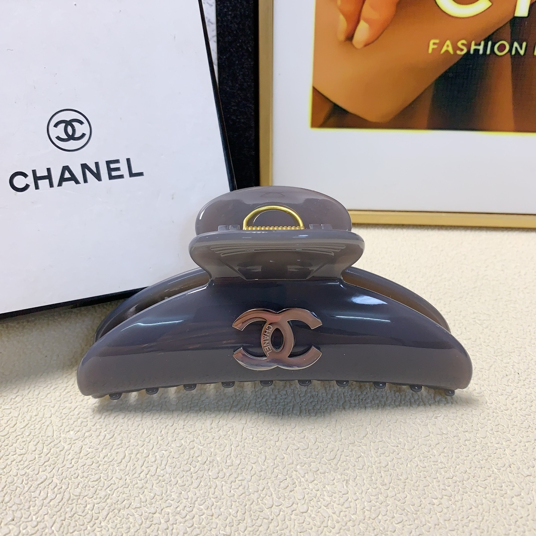 NO:276812,Chanel Xiaoxiang Chanel hairpins, acrylic titanium steel logo clips, versatile temperament, daily exquisite items, must-have items for fairies, treasure style, recommended style for closed eyes (single hairband box) hair accessories, hairpins, chanel, hairpins19860909chanel小香 chanel发夹 亚克力钛钢logo抓夹 气质百搭 日常精致小单品 小仙女必入单品 宝藏款 闭眼入推荐款（单个配发箍盒）发饰,发夹,chanel,hairpins,accessory