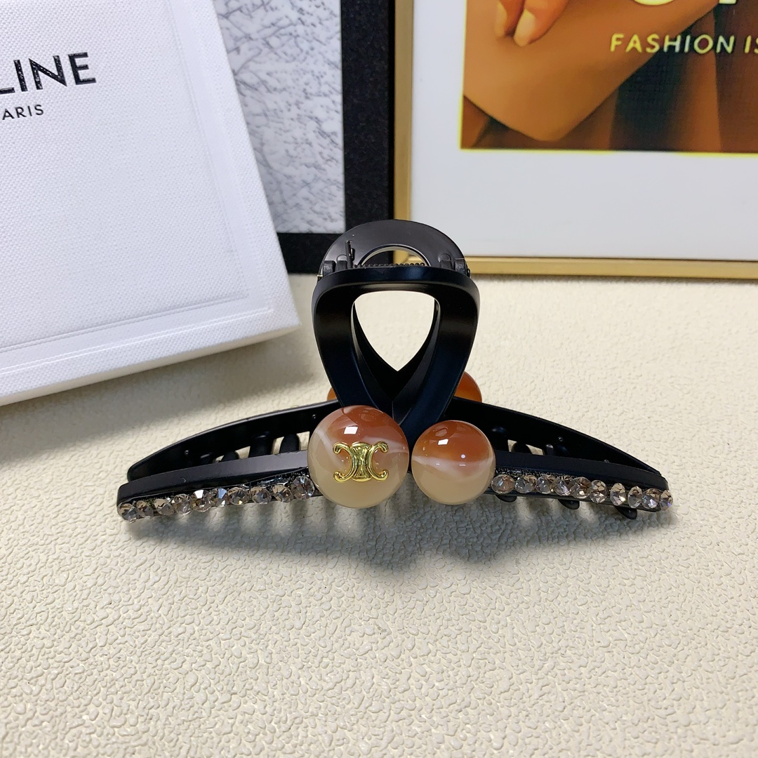 NO:276818,celine celine hair clip Arc de Triomphe logo clip versatile temperament and exquisite daily items. Must-in-place items for fairies. Treasure style. Recommended style for closed eyes (single with hairband box) hair accessories, hairpins, celine, celine, hairpins19860909celine赛琳 celine发夹 凯旋门logo抓夹 气质百搭 日常精致小单品 小仙女必入单品 宝藏款 闭眼入推荐款（单个配发箍盒）发饰,发夹,celine,celine,hairpins,accessory