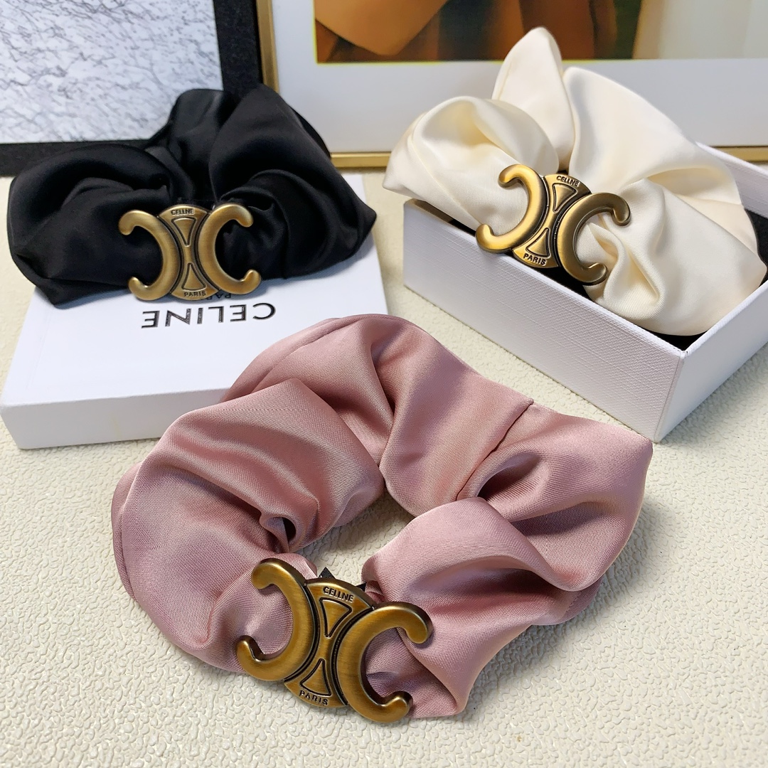 NO:276804,celine celine rubber band Arc de Triomphe retro logo rubber band hair ring daily exquisite items versatile temperament must-in item Treasure style recommended style closed eyes (single) hair accessories, hairpins, celine, celine, hairpins19860909celine赛琳 celine皮筋 凯旋门复古logo皮筋发圈 日常精致小单品 气质百搭小仙女必入单品 宝藏款 闭眼入推荐款（单个）发饰,发夹,celine,celine,hairpins,accessory