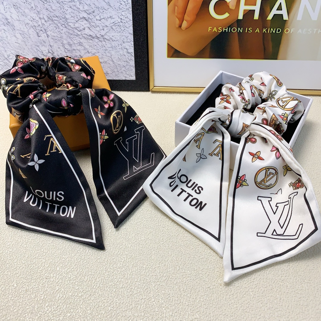 NO:276814,LV Louis Vuitton Donkey brand rubber band New streamer logo rubber band hair ring Daily exquisite items Temperament versatile little fairy must-have items Treasure style Closed eyes Recommended (single) hair accessories, hairpins, louis vuitton, louis vuitton, louis vuitton, louis vuitton, hairpins19860909LV路易威登 驴牌皮筋 新款飘带logo皮筋发圈 日常精致小单品 气质百搭小仙女必入单品 宝藏款 闭眼入推荐款（单个）发饰,发夹,louis vuitton,louis vuitton,louis vuitton,hairpins,accessory