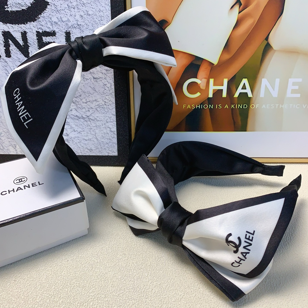 NO:279584,Chanel Xiaoxiang Chanel hairband New bow logo light luxury style hairband Daily exquisite items All-matched temperament and versatile little fairy must-have items Full of celebrity style ~ Treasure style Close eyes Recommended style (single) hair accessories, hairpins, chanel, hairpins19860909chanel小香 chanel发箍 新款蝴蝶结logo轻奢风发箍 日常精致小单品 气质百搭小仙女必入单品 名媛风十足～宝藏款 闭眼入推荐款（单个）发饰,发夹,chanel,hairpins,accessory