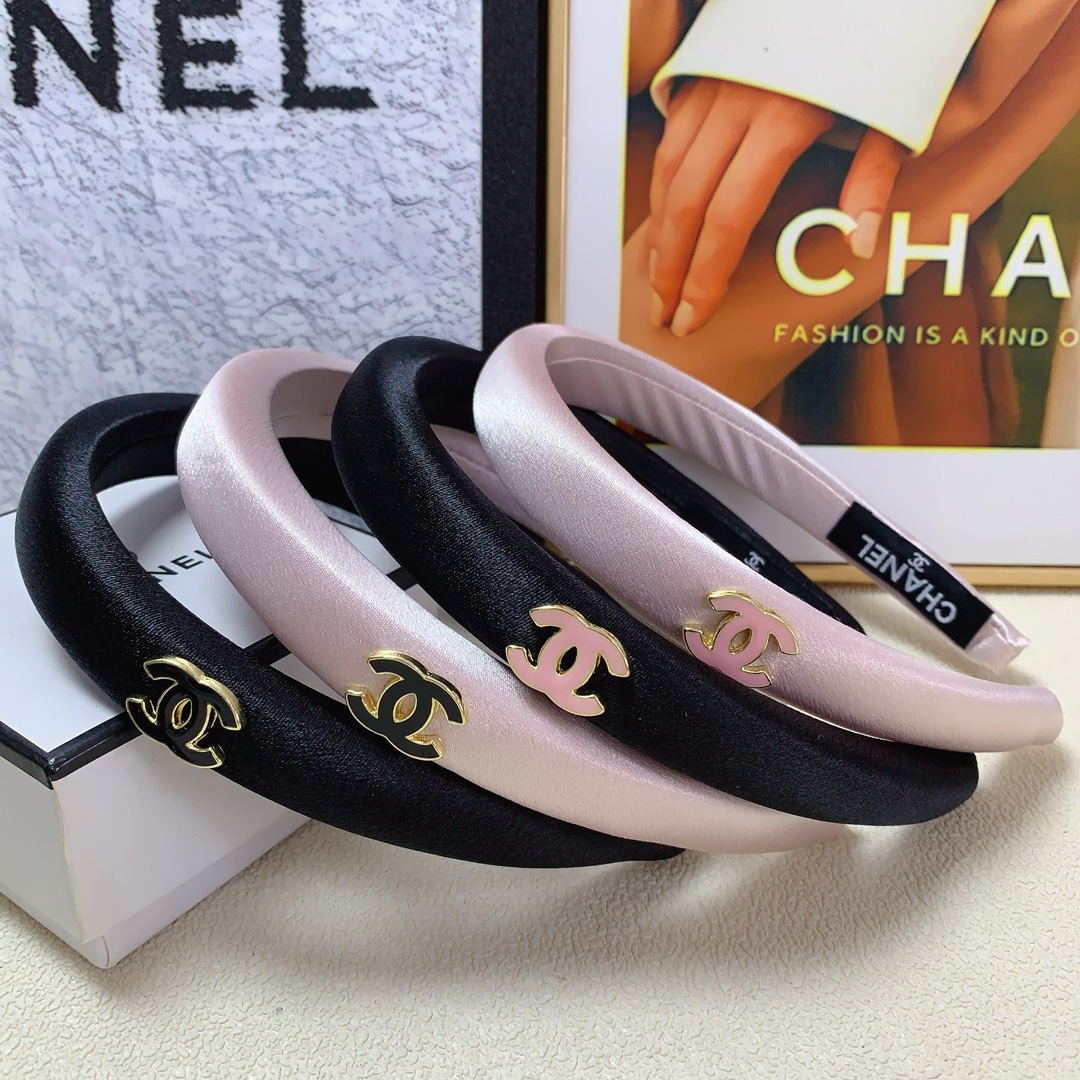 NO:281319,CHANEL Xiaoxiang CHANEL hairband New simple silk color logo hairband Temperament versatile little fairy must-have item Treasure style Closed eyes recommended (single) hair accessories, hairpins, chanel, silk fabric, hairpins19860909CHANEL小香 CHANEL发箍 新款简约绸缎彩色logo发箍 气质百搭小仙女必入单品 宝藏款 闭眼入推荐款（单个）发饰,发夹,chanel,silk fabric,hairpins,accessory