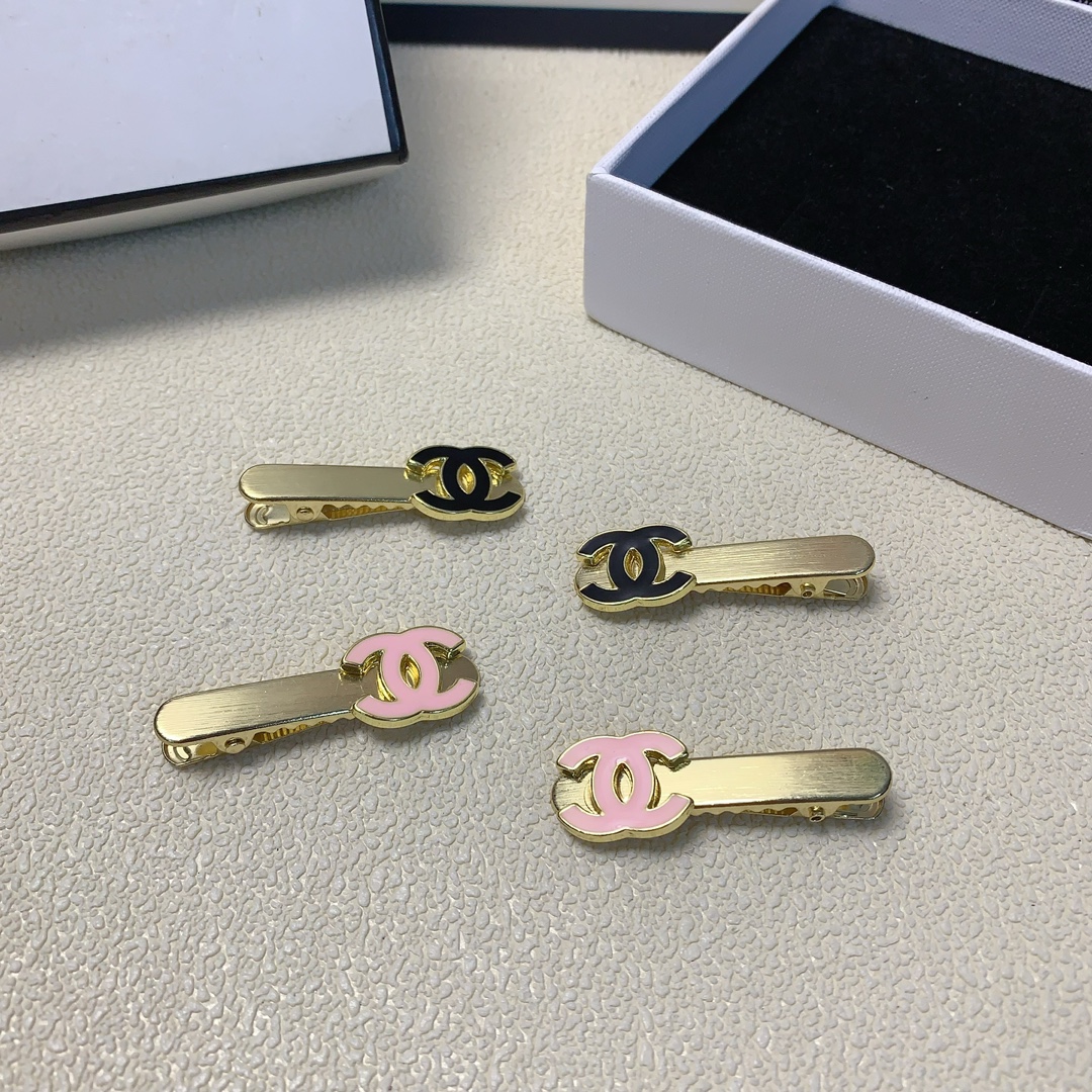 NO:277484,Chanel Xiaoxiang Chanel Pressing Clip New logo pressing clip edge clip bang clip daily exquisite small items, temperament and versatile little fairy must-have items, treasure model, closed eyes and recommended style (one pair) hairpins, hairpins, chanel, hairpins19860909chanel小香 chanel压夹 新款logo压夹边夹刘海夹日常精致小单品 气质百搭小仙女必入单品 宝藏款 闭眼入推荐款（一对）发夹,发夹,chanel,hairpins,accessory