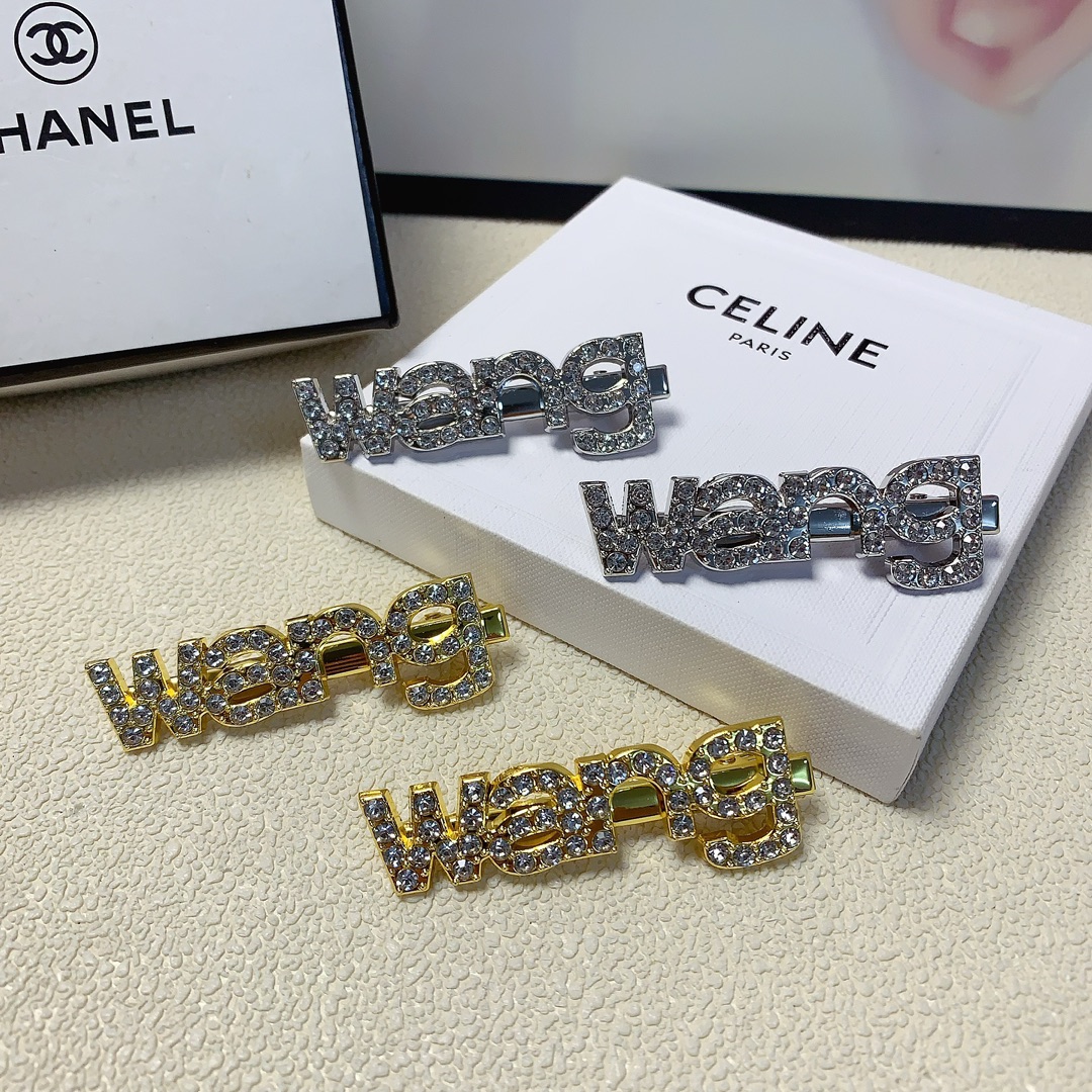 NO:277580,Alexander Wang press clip diamond-mounted logo press clip edge clip bang clip daily exquisite small items Fashionable and versatile temperament versatile little fairy must-have items Treasure model Close eyes recommended (one pair) hairpin, hairpin, alexander wang, hairpins19860909亚历山大王 wang压夹 镶钻logo压夹边夹刘海夹日常精致小单品 时尚百搭气质百搭小仙女必入单品 宝藏款 闭眼入推荐款（一对）发夹,发夹,alexander wang,hairpins,accessory