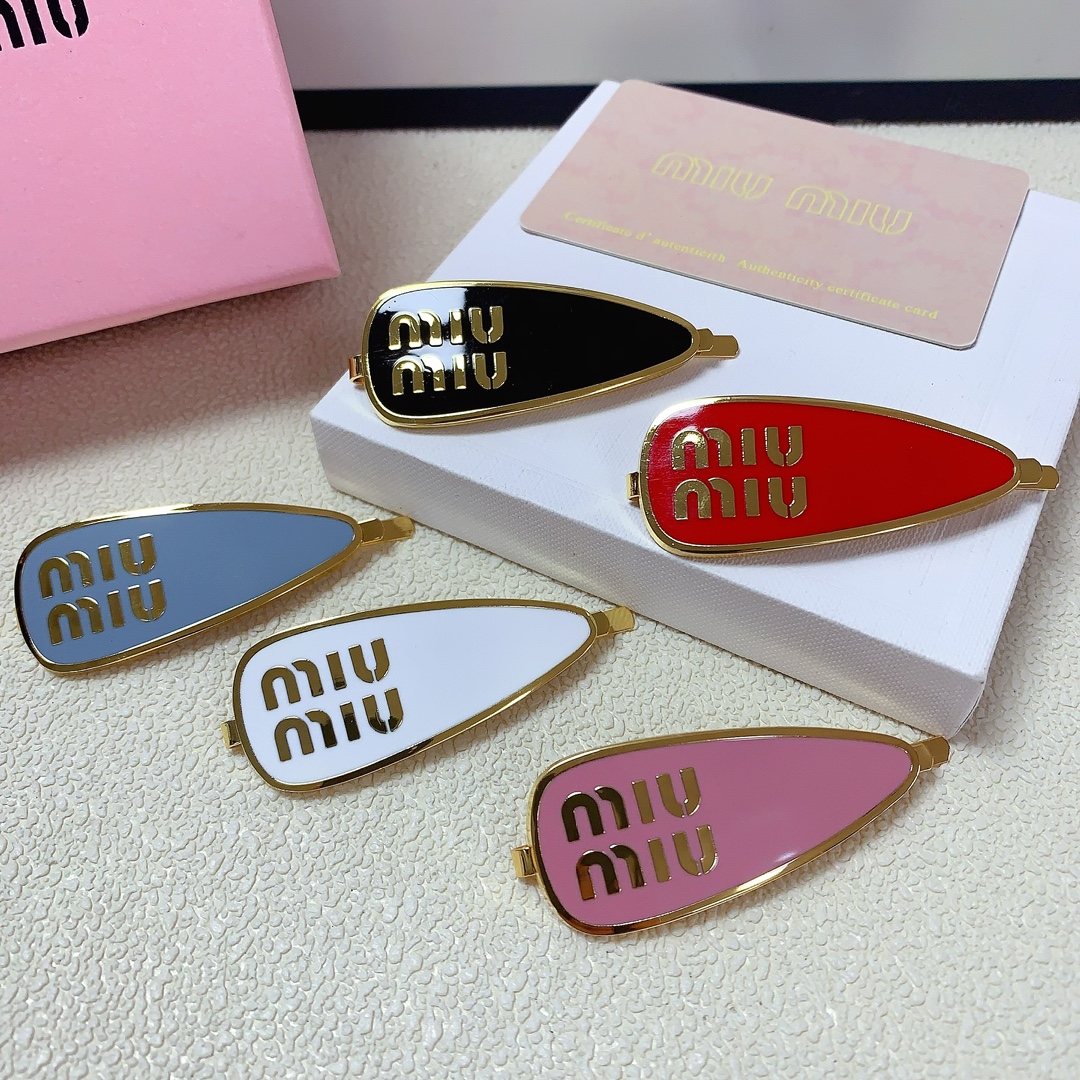 NO:277551,Miu Miu Miu Miu hairpin, side clip bang clip, daily exquisite items, temperament and versatile little fairy must-have items, treasure style, recommended style for closed eyes (single) hairpin, hairpin, miumiu, hairpins19860909Miu Miu缪缪 miumiu发夹 边夹刘海夹日常精致小单品 气质百搭小仙女必入单品 宝藏款 闭眼入推荐款（单个）发夹,发夹,miumiu,hairpins,accessory