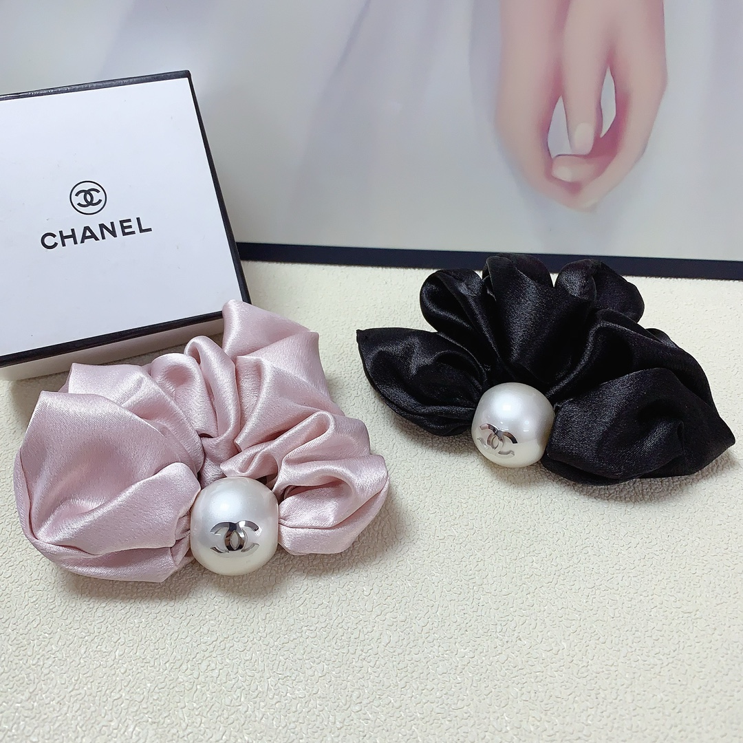 NO:277777,Chanel Xiaoxiang Chanel rubber band New pearl rubber band hair ring ~ Temperament versatile little fairy must-have item Treasure style Close eyes recommended (single) hairpins, hairpins, chanel, hairpins19860909chanel小香 chanel皮筋 新款珍珠皮筋发圈 ～气质百搭小仙女必入单品 宝藏款 闭眼入推荐款（单个）发夹,发夹,chanel,hairpins,accessory