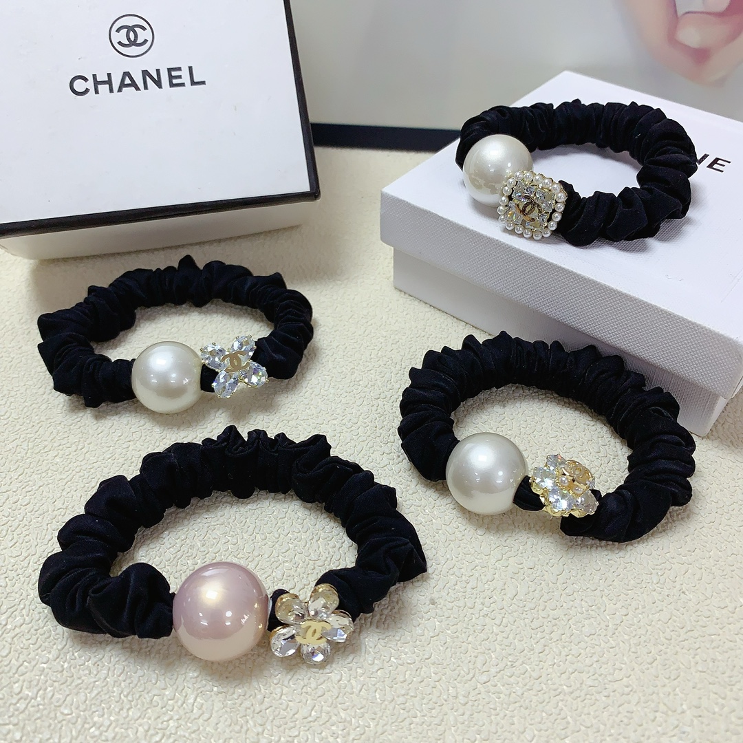 NO:277760,Chanel Xiaoxiang Chanel rubber band New pearl logo rubber band hair ring ~ Temperament versatile little fairy must-have item Treasure style Close eyes recommended (single) hairpins, hairpins, chanel, hairpins19860909chanel小香 chanel皮筋 新款珍珠logo皮筋发圈 ～气质百搭小仙女必入单品 宝藏款 闭眼入推荐款（单个）发夹,发夹,chanel,hairpins,accessory