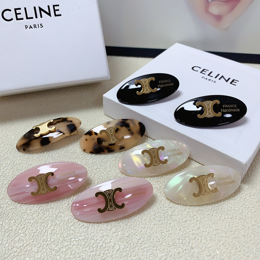 NO:277781,celine celine press clip New acrylic titanium steel logo press clip edge clip bang clip daily exquisite small items, temperament versatile little fairy must-in item Treasure model Close eyes recommended (one pair) hair clip, hair clip, celine, celine, hairpins19860909celine赛琳 celine压夹 新款亚克力钛钢logo压夹边夹刘海夹日常精致小单品 气质百搭小仙女必入单品 宝藏款 闭眼入推荐款（一对）发夹,发夹,celine,celine,hairpins,accessory