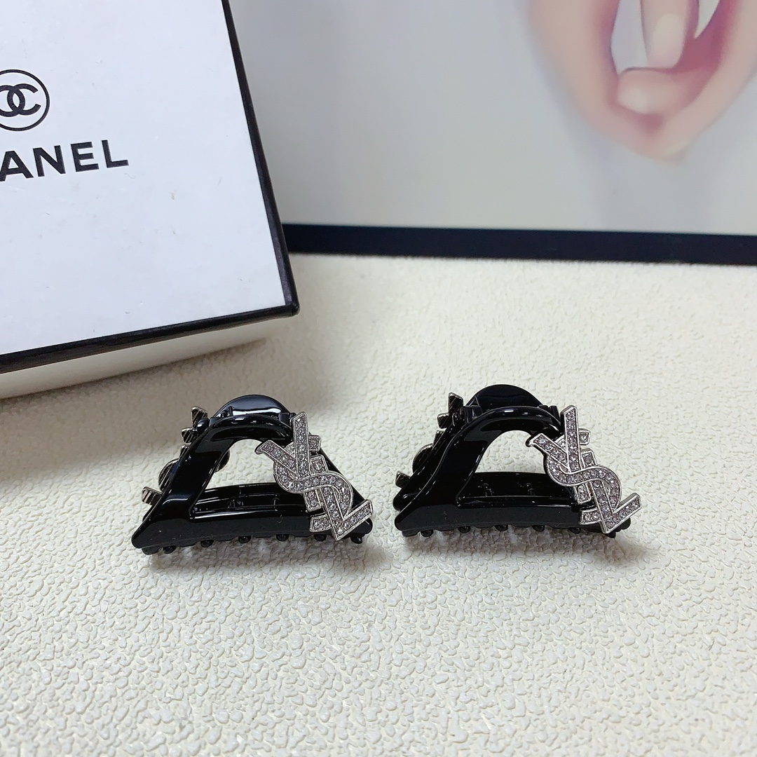 NO:277786,YSL Saint Laurent Poplar Scratch Clip Full Diamond Logo Scratch Korean version small edge clip Exquisite little fairy must-in item Treasure model Closed eyes recommended (one pair) hairpin, hairpin, saint laurent, saint laurent, hairpins19860909YSL圣罗兰 杨树林抓夹 满钻logo抓夹韩版小边夹 精致小仙女必入单品 宝藏款 闭眼入推荐款（一对）发夹,发夹,saint laurent,saint laurent,hairpins,accessory