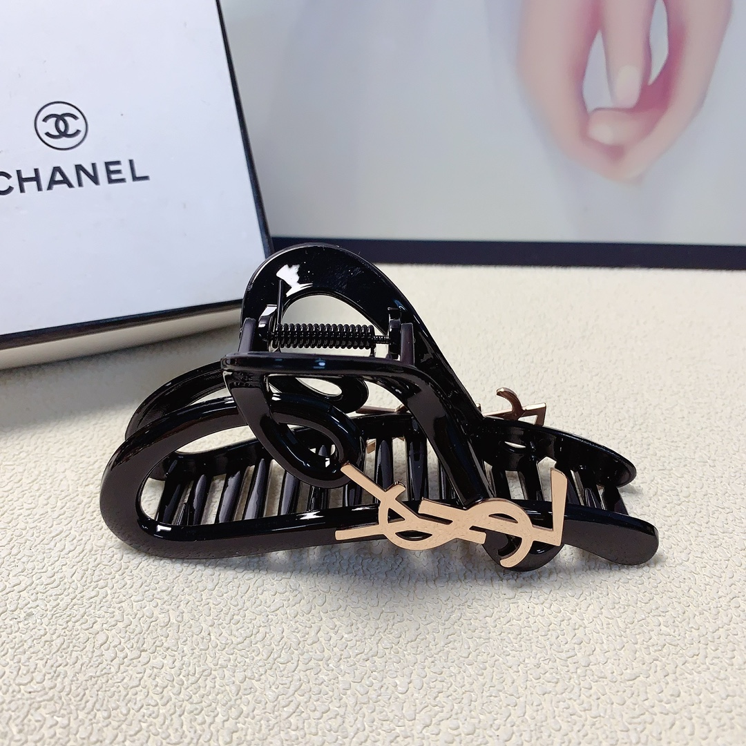 NO:277801,YSL Saint Laurent Poplar Scratch Clip New titanium steel logo clip temperament versatile daily exquisite small items must-in for little fairies Treasure model Closed eyes recommended (single with hairband box) hairpins, hairpins, saint laurent, saint laurent, hairpins19860909YSL圣罗兰 杨树林抓夹 新款钛钢logo抓夹气质百搭日常精致小单品小仙女必入单品 宝藏款 闭眼入推荐款（单个配发箍盒）发夹,发夹,saint laurent,saint laurent,hairpins,accessory