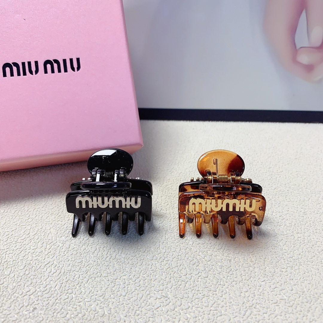 NO:277814,Miumiu Miumiu Miumiu clip new acrylic titanium steel logo clip temperament versatile daily exquisite small items must-in-place for the fairy Treasure model recommended for the closed eyes (single hairpin, hairpin, miumiu, hairpins19860909miumiu缪缪 miumiu抓夹 新款亚克力钛钢logo抓夹气质百搭日常精致小单品小仙女必入单品 宝藏款 闭眼入推荐款（单个发夹,发夹,miumiu,hairpins,accessory