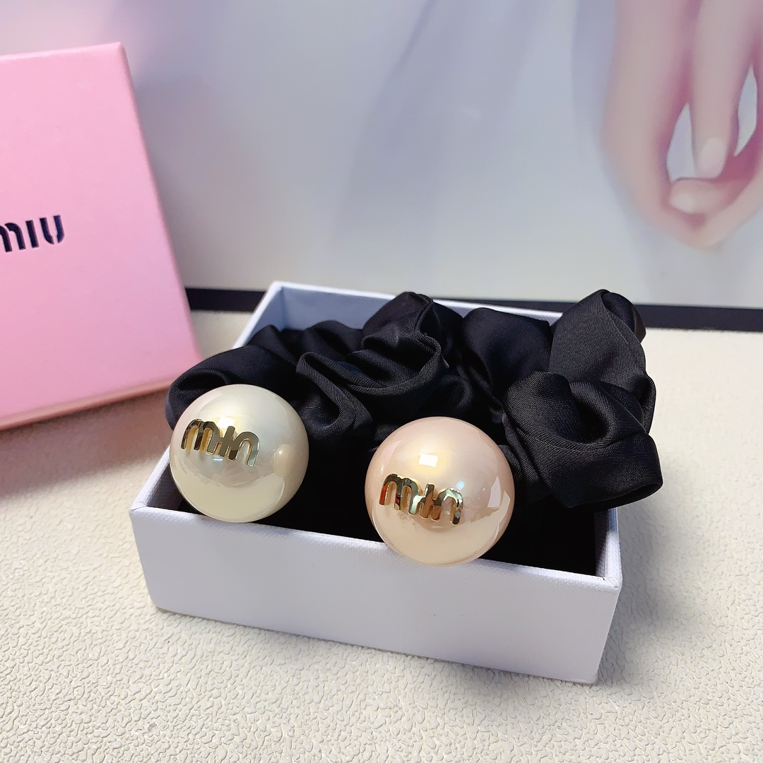 NO:277826,Miumiu Miumiu rubber band New titanium steel pearl rubber band hair ring ~ Temperament versatile little fairy must-apply single item Treasure style Close eyes recommended (single) hairpins, hairpins, miumiu, hairpins19860909miumiu缪缪 miumiu皮筋 新款钛钢珍珠皮筋发圈 ～气质百搭小仙女必入单品 宝藏款 闭眼入推荐款（单个）发夹,发夹,miumiu,hairpins,accessory