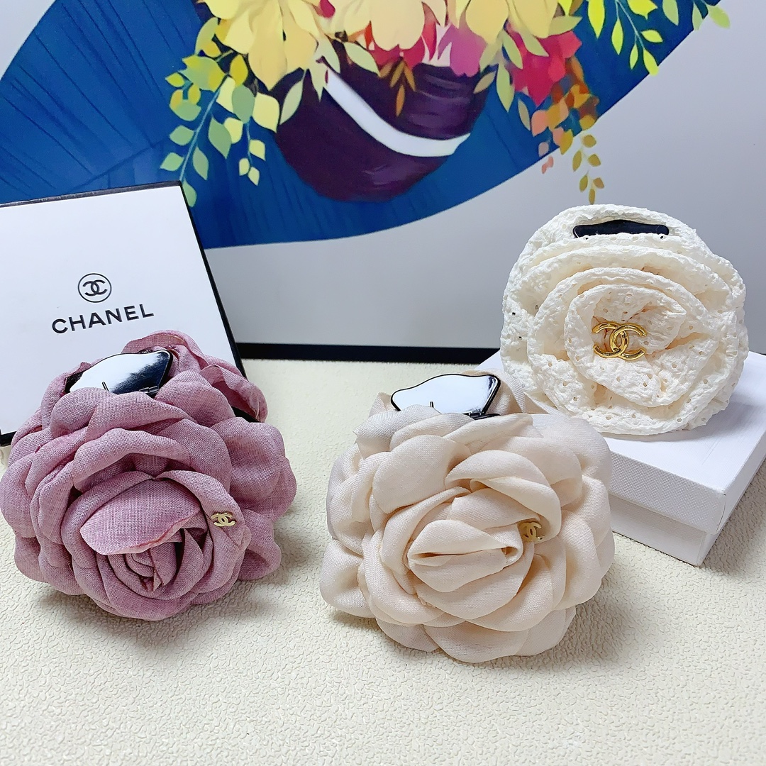 NO:278006,Chanel Xiaoxiang Chanel clip new camellia logo clip temperament versatile daily exquisite small items must-in-one items for fairies Treasure model closed eyes recommended (single), hairpins, chanel, hairpins19860909chanel小香 chanel抓夹 新款山茶花logo抓夹气质百搭日常精致小单品小仙女必入单品 宝藏款 闭眼入推荐款（单个）,发夹,chanel,hairpins,accessory