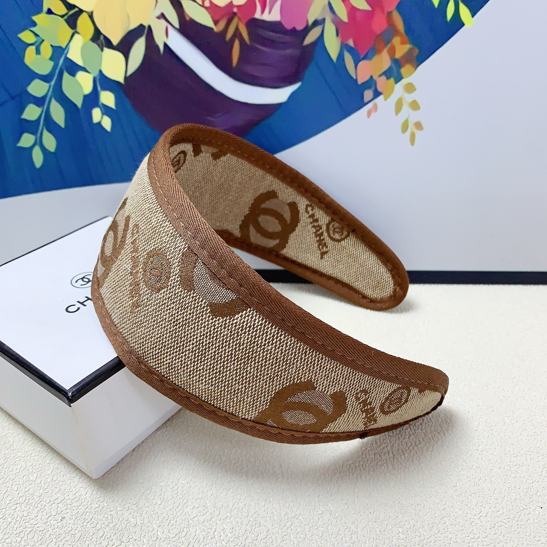 NO:278029,Chanel Xiaoxiang Chanel headband wide version logo European and American style simple hairband temperament versatile little fairy must-apply single item, full of celebrity style ~ treasure style, recommended style closed eyes (single), hairpins, chanel, hairpins19860909chanel小香 chanel发箍 宽版logo欧美风简约发箍气质百搭小仙女必入单品 名媛风十足～宝藏款 闭眼入推荐款（单个）,发夹,chanel,hairpins,accessory