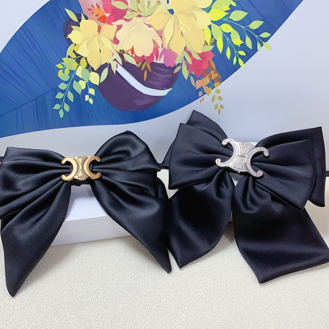 NO:278034,celine celine hair clip Arc de Triomphe logo silk bow hair clip spring clip three-dimensional temperament fashionable and versatile little fairy must-in-one item, closed eyes recommended style (single), hairpins, celine, celine, silk fabric, hairpins19860909celine赛琳 celine发夹 凯旋门logo绸缎蝴蝶结发夹弹簧夹 版型立体气质时尚百搭小仙女必入单品 闭眼入推荐款（单个）,发夹,celine,celine,silk fabric,hairpins,accessory