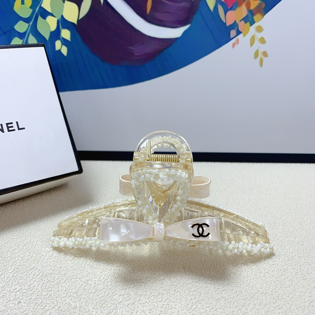 NO:278015,Chanel Xiaoxiang Chanel Hairpins Pearl Bow Logo Clips, Elegance and versatile, Daily exquisite items, Little Fairy must-have items, Treasure style, recommended style for closed eyes (single hairband box), hairpins, chanel, hairpins19860909chanel小香 chanel发夹 珍珠蝴蝶结logo抓夹 气质百搭 日常精致小单品 小仙女必入单品 宝藏款 闭眼入推荐款（单个配发箍盒）,发夹,chanel,hairpins,accessory