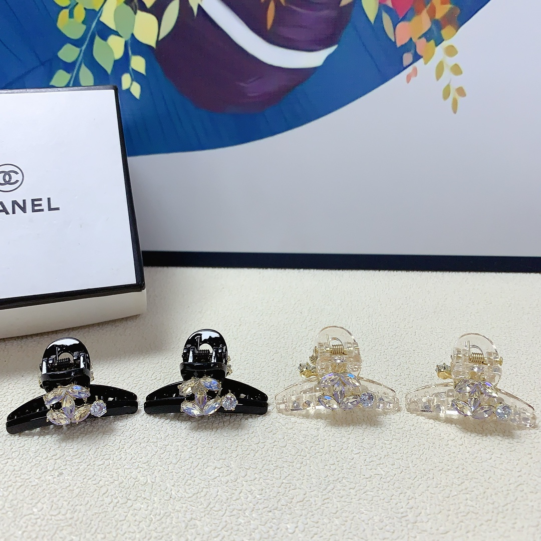 NO:278053,Chanel Xiaoxiang Chanel clip Czech diamond logo clip Korean version small edge clip Exquisite little fairy must-in item Treasure model Close eyes recommended (one pair), hairpin, chanel, hairpins19860909chanel小香 chanel抓夹 捷克钻logo抓夹韩版小边夹 精致小仙女必入单品 宝藏款 闭眼入推荐款（一对）,发夹,chanel,hairpins,accessory