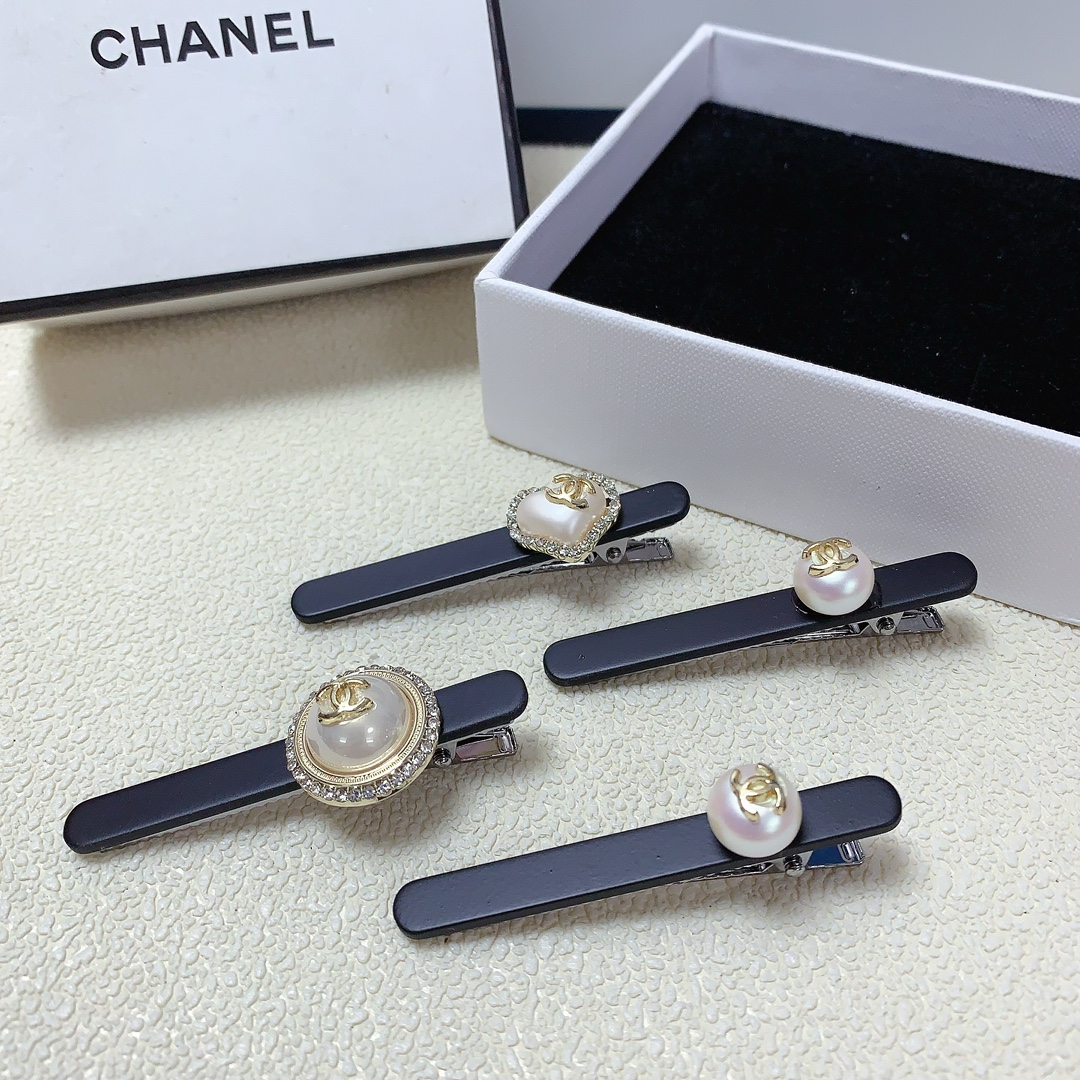 NO:278068,Chanel Xiaoxiang Chanel press clip Pearl logo press clip edge clip bang clip daily exquisite small items, temperament versatile little fairy must-have items Treasure model Close eyes recommended (a pair), hairpin, chanel, hairpins19860909chanel小香 chanel压夹 珍珠logo压夹边夹刘海夹日常精致小单品 气质百搭小仙女必入单品 宝藏款 闭眼入推荐款（一对）,发夹,chanel,hairpins,accessory