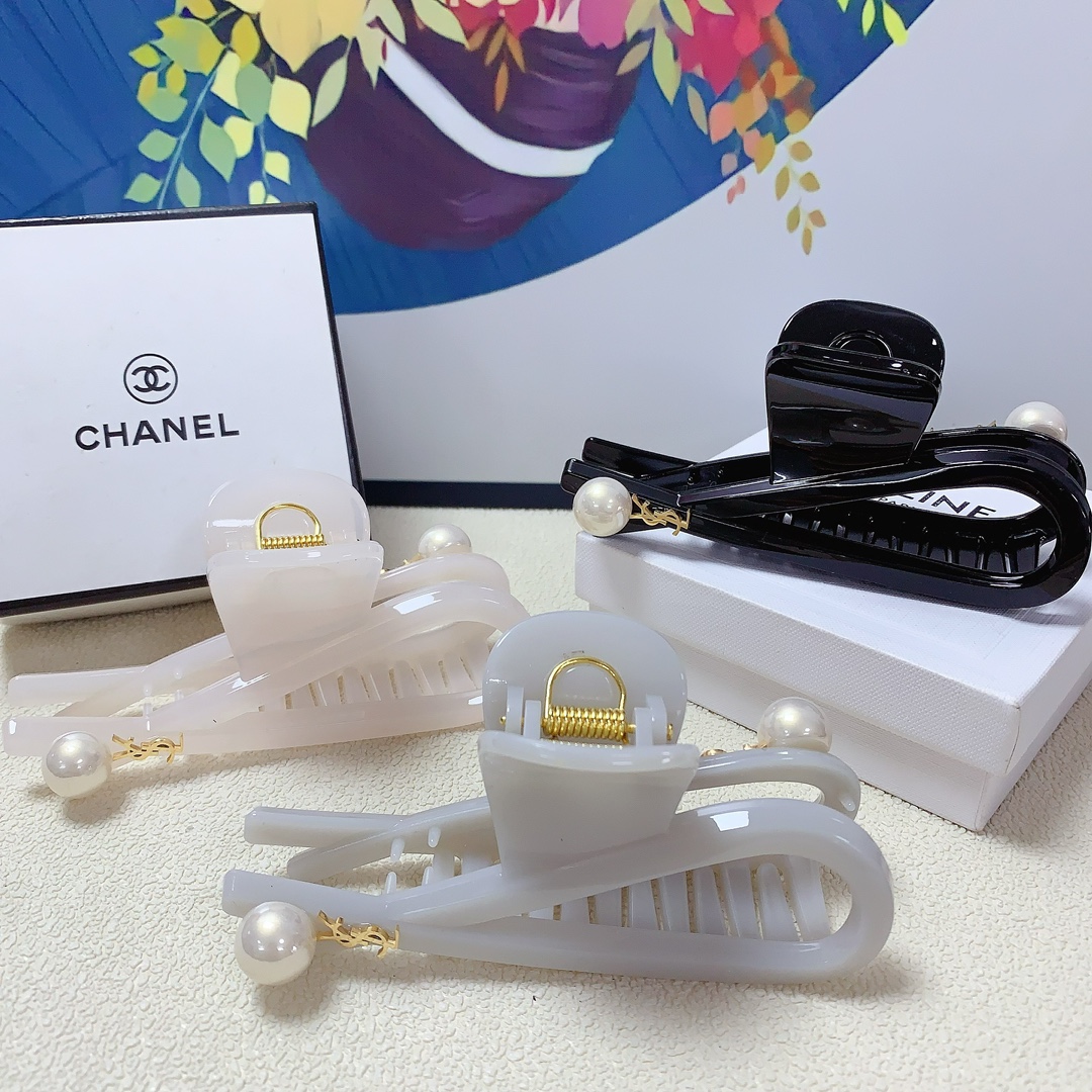 NO:278070,YSL Saint Laurent Poplar Hairpins Pearl Titanium Steel Logo Clips All-matched Temperament Everyday exquisite items Little fairy must-have items Treasure model Closed eyes Recommended models (single hairband box), hairpins, saint laurent, saint laurent, hairpins19860909YSL圣罗兰 杨树林发夹 珍珠钛钢logo抓夹 气质百搭 日常精致小单品 小仙女必入单品 宝藏款 闭眼入推荐款（单个配发箍盒）,发夹,saint laurent,saint laurent,hairpins,accessory