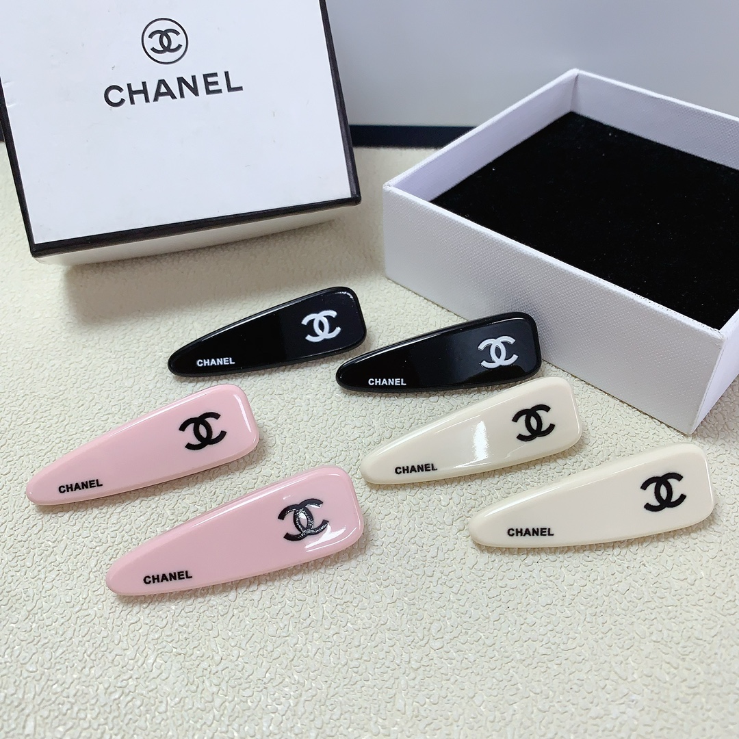NO:278357,Chanel Xiaoxiang Chanel Hairpins Acrylic logo edge clip press clip temperament versatile little fairy must-apply item Treasure style Close eyes recommended (a pair) hair accessories, hairpins, chanel, hairpins19860909chanel小香 chanel发夹 亚克力logo边夹压夹气质百搭小仙女必入单品 宝藏款 闭眼入推荐款（一对）发饰,发夹,chanel,hairpins,accessory