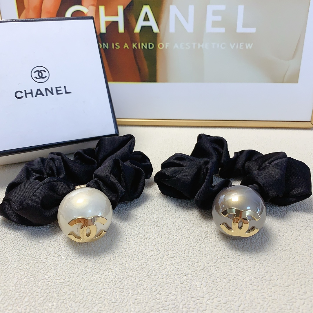 NO:278376,Chanel Xiaoxiang Chanel rubber band titanium steel pearl logo denim rubber band hair ring ~ temperament versatile little fairy must-apply single item Treasure style Close eyes recommended (single) hair accessories, hairpins, chanel, hairpins19860909chanel小香 chanel皮筋 钛钢珍珠logo牛仔皮筋发圈 ～气质百搭小仙女必入单品 宝藏款 闭眼入推荐款（单个）发饰,发夹,chanel,hairpins,accessory