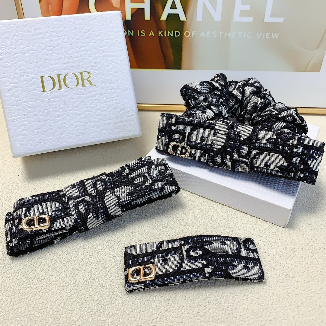 NO:278391,Dior Dior rubber band bow logo rubber band hair ring ~ Temperament versatile little fairy must-have item Treasure style Close eyes recommended (single) hair accessories, hairpins, dior, dior, hairpins19860909Dior迪奥 Dior皮筋 蝴蝶结logo皮筋发圈 ～气质百搭小仙女必入单品 宝藏款 闭眼入推荐款（单个）发饰,发夹,dior,dior,hairpins,accessory