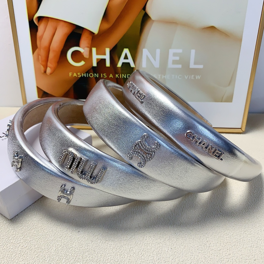 NO:278560,Chanel Xiaoxiang Celine Miumiu Miumiu Silver logo light luxury style hairband Temperament versatile little fairy must-have item Full of celebrity style ~ Treasure style Recommended style closed eyes (single hair accessories, hairpins, celine, celine, chanel, miumiu, hairpins19860909chanel小香 celine赛琳 miumiu缪缪 银色系logo轻奢风发箍 气质百搭小仙女必入单品 名媛风十足～宝藏款 闭眼入推荐款（单个发饰,发夹,celine,celine,chanel,miumiu,hairpins,accessory
