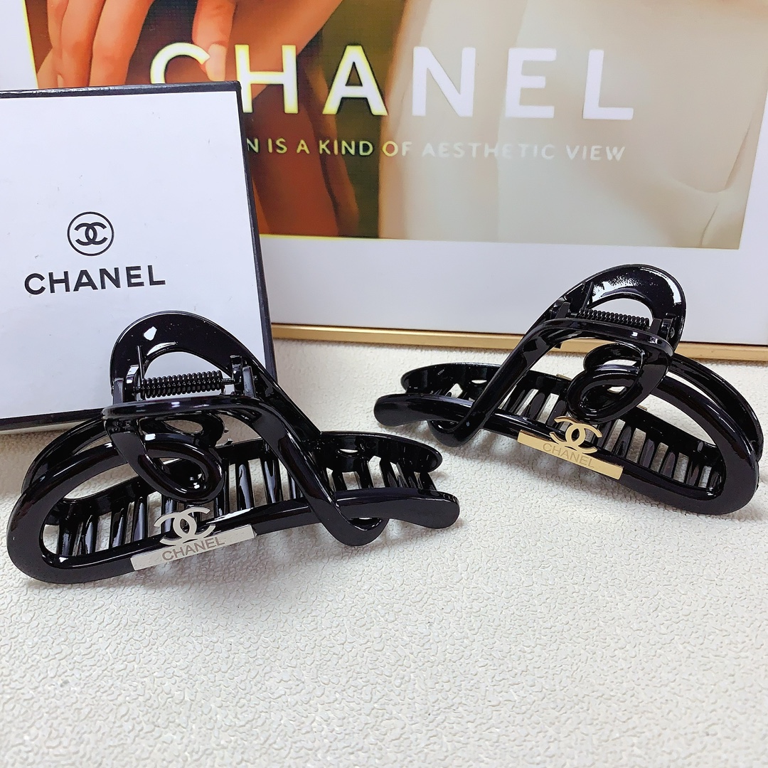 NO:278588,Chanel Xiaoxiang Chanel hairpins, titanium steel logo clips, versatile temperament, daily exquisite items, must-have items for fairies, treasure style, recommended style for closed eyes (single hairband box) hair accessories, hairpins, chanel, hairpins19860909chanel小香 chanel发夹 钛钢logo抓夹 气质百搭 日常精致小单品 小仙女必入单品 宝藏款 闭眼入推荐款（单个配发箍盒）发饰,发夹,chanel,hairpins,accessory