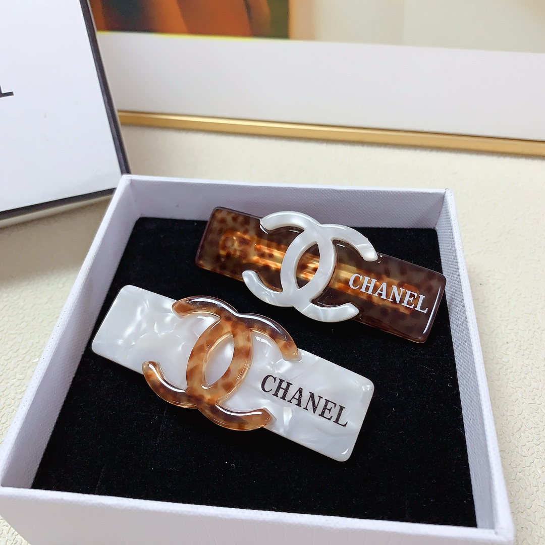 NO:278580,Chanel Xiaoxiang Chanel hairpins, acrylic spring clips, daily exquisite items, temperament and versatile little fairy must-have items, treasure style, closed eyes and recommended style (single) hair accessories, hairpins, chanel, hairpins19860909Chanel小香 Chanel发夹 亚克力弹簧夹日常精致小单品 气质百搭小仙女必入单品 宝藏款 闭眼入推荐款（单个）发饰,发夹,chanel,hairpins,accessory