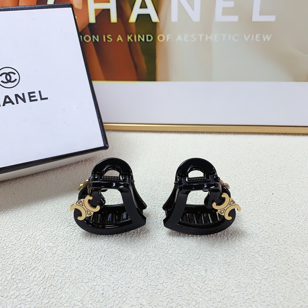 NO:278637,celine celine grab clip Arc de Triomphe heart-shaped titanium steel logo clip Korean version small edge clip Exquisite little fairy must-in item Treasure style Close eyes recommended (a pair) hair accessories, hairpins, celine, celine, hairpins19860909celine赛琳 celine抓夹 凯旋门心形钛钢logo抓夹韩版小边夹 精致小仙女必入单品 宝藏款 闭眼入推荐款（一对）发饰,发夹,celine,celine,hairpins,accessory