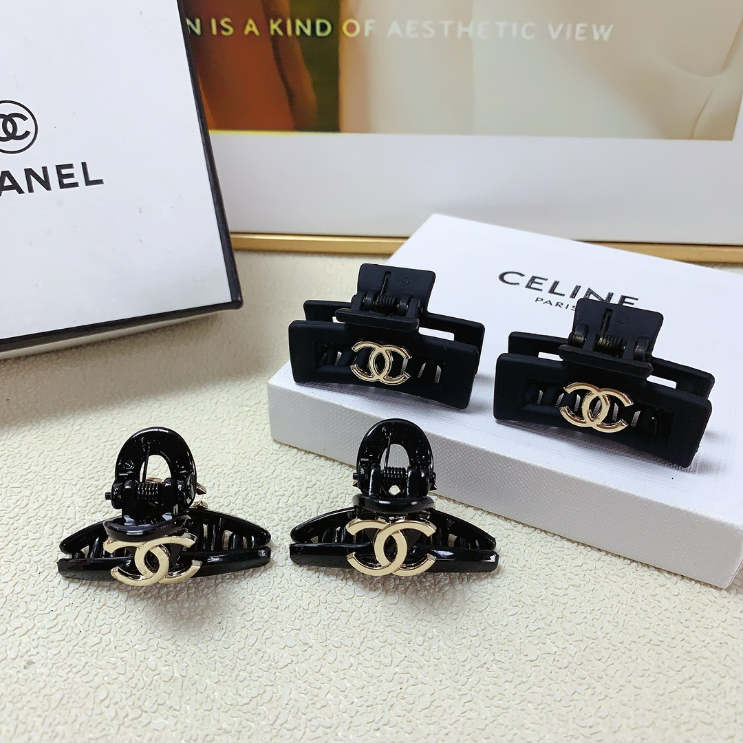 NO:278642,Chanel Xiaoxiang Chanel clip New logo clip Korean version small edge clip Exquisite fairy must-in-one item Treasure style Close eyes recommended (one pair) hair accessories, hairpins, chanel, hairpins19860909chanel小香 chanel抓夹 新款logo抓夹韩版小边夹 精致小仙女必入单品 宝藏款 闭眼入推荐款（一对）发饰,发夹,chanel,hairpins,accessory