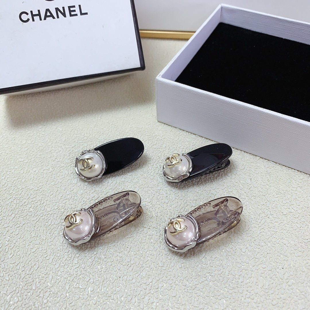 NO:278671,Chanel Xiaoxiang Chanel press clip Pearl logo press clip edge clip bang clip daily exquisite small items, temperament versatile little fairy must-have items Treasure style Close eyes recommended (one pair) hair accessories, hairpins, chanel, hairpins19860909chanel小香 chanel压夹 珍珠logo压夹边夹刘海夹日常精致小单品 气质百搭小仙女必入单品 宝藏款 闭眼入推荐款（一对）发饰,发夹,chanel,hairpins,accessory