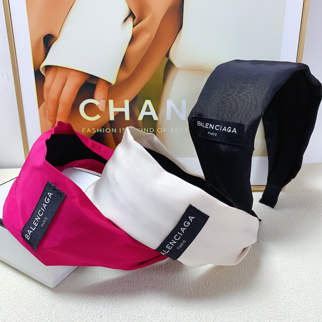 NO:279075,Balenciaga Balenciaga BALENCIA headband silk cloth logo wide version headband Japanese, Korean, European and American style fashion trend style temperament versatile little fairy must enter treasure style closed eyes recommended (single) hair accessories, hairpins, balenciaga, balenciaga, silk fabric, hairpins19860909Balenciaga巴黎世家 BALENCIA发箍 绸缎布标logo宽版发箍日韩欧美风时尚潮流款气质百搭小仙女必入 宝藏款闭眼入推荐款（单个）发饰,发夹,balenciaga,balenciaga,silk fabric,hairpins,accessory