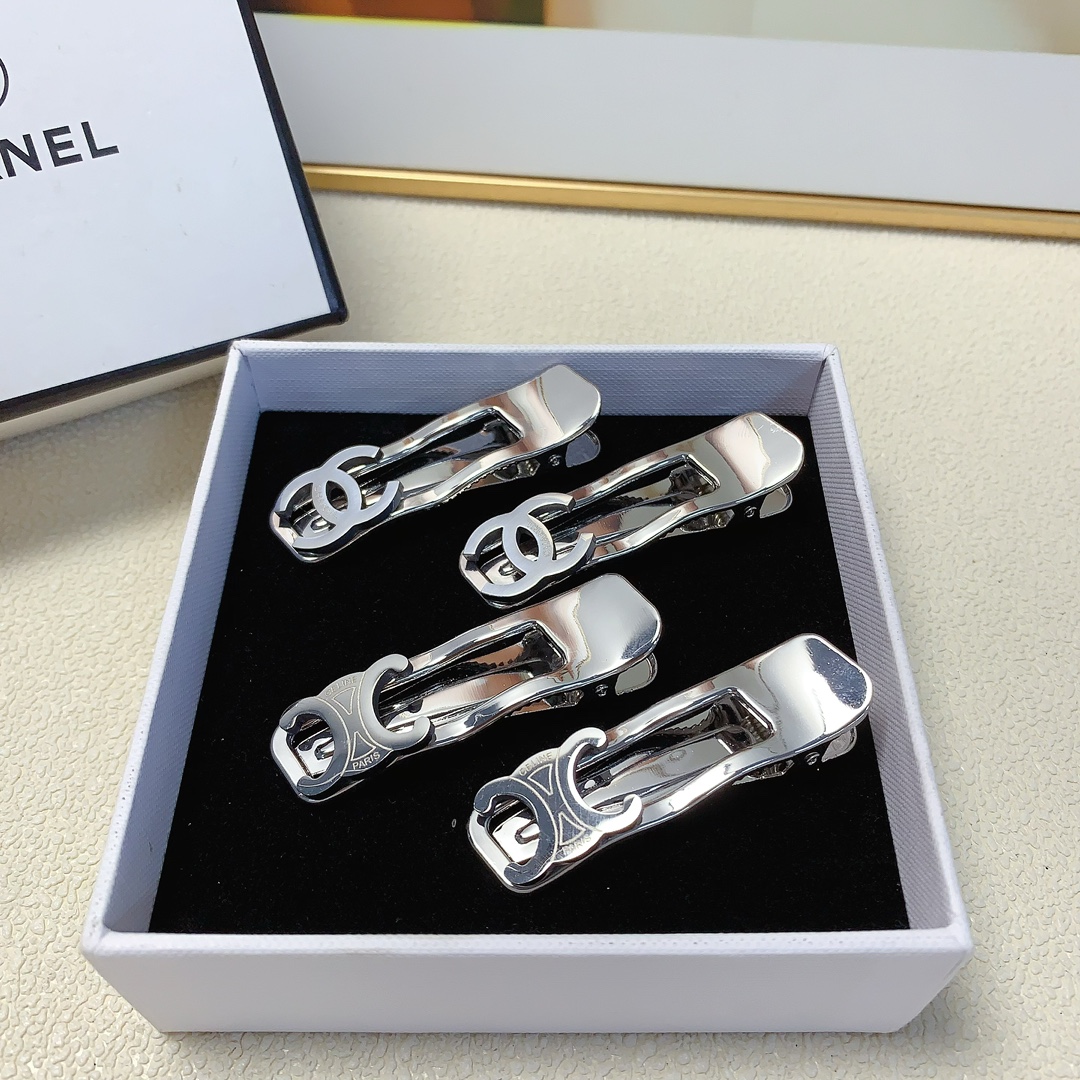 NO:279088,Chanel Xiaoxiang Celine Celine Titanium steel logo press clip edge clip bang clip daily exquisite small items, temperament versatile little fairy must-have items Treasure model Close eyes recommended (one pair) hair accessories, hairpins, celine, celine, chanel, hairpins19860909chanel小香 celine赛琳 钛钢logo压夹边夹刘海夹日常精致小单品 气质百搭小仙女必入单品 宝藏款 闭眼入推荐款（一对）发饰,发夹,celine,celine,chanel,hairpins,accessory