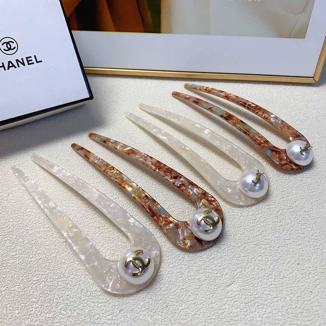 NO:279250,Chanel Xiaoxiang YSL Saint Laurent Acetate Pearl Logo Hair Hair Hair Hair Temperament versatile daily exquisite small items must-have items for little fairies Treasure style Closed eyes Recommended style (single with hairband box) Hair accessories, hairpins, chanel, saint laurent, saint laurent, hairpins19860909chanel小香 YSL圣罗兰 醋酸珍珠logo发钗气质百搭日常精致小单品小仙女必入单品 宝藏款 闭眼入推荐款（单个配发箍盒）发饰,发夹,chanel,saint laurent,saint laurent,hairpins,accessory