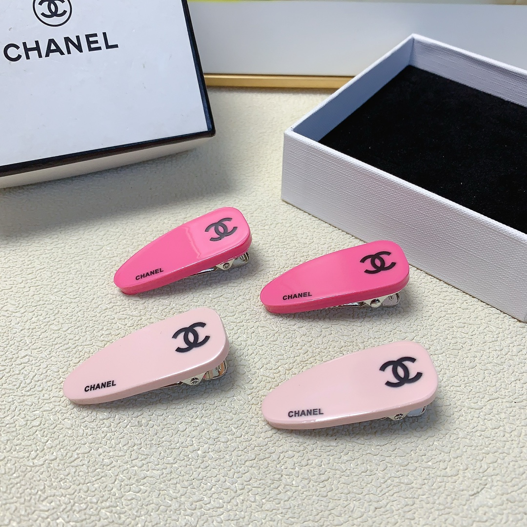 NO:279256,Chanel Xiaoxiang Chanel press clip Acrylic logo press clip edge clip bang clip daily exquisite small items, temperament and versatile little fairy must-have items Treasure style Close eyes recommended (a pair) hair accessories, hair clips, chanel, hairpins19860909chanel小香 chanel压夹 亚克力logo压夹边夹刘海夹日常精致小单品 气质百搭小仙女必入单品 宝藏款 闭眼入推荐款（一对）发饰,发夹,chanel,hairpins,accessory