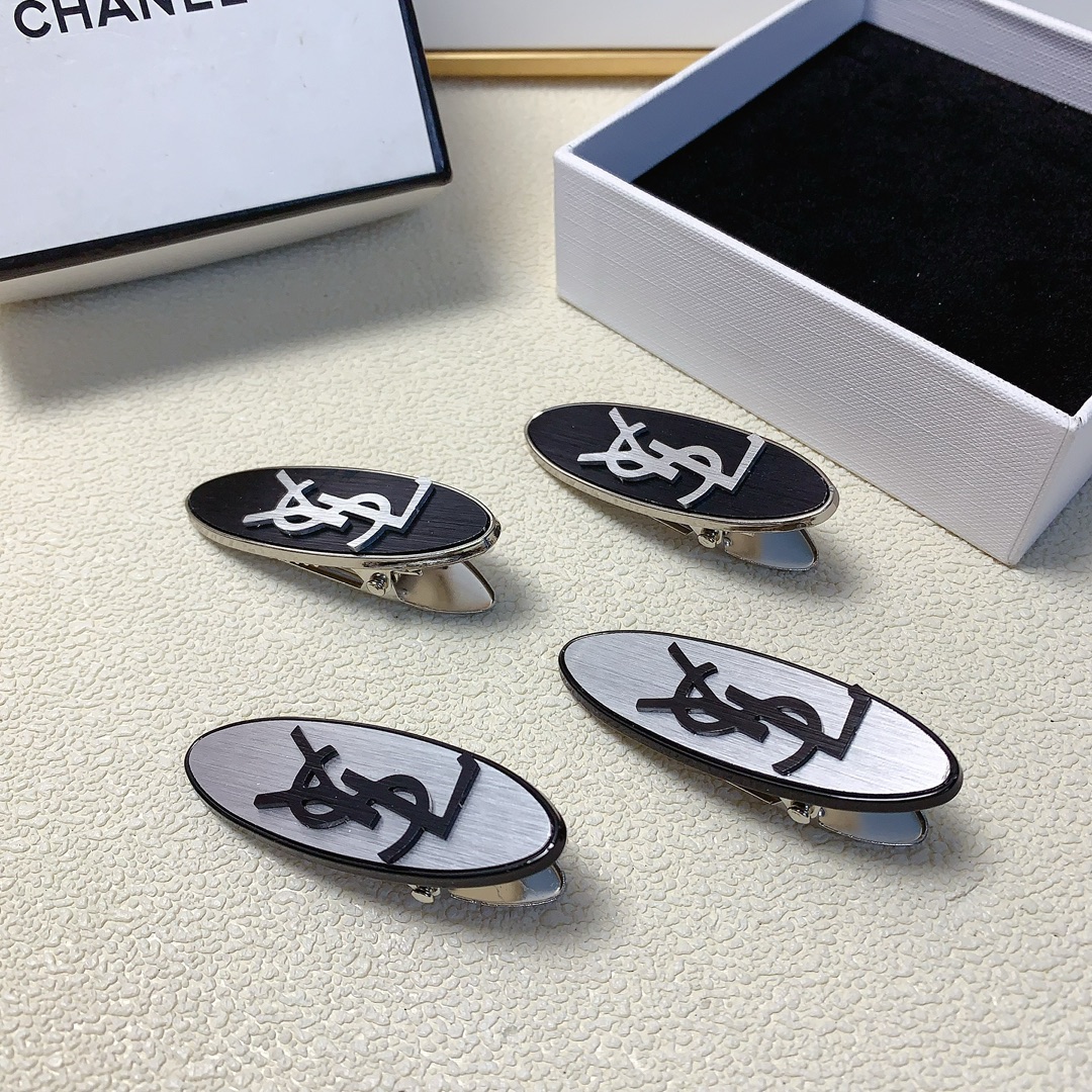 NO:279259,YSL Saint Laurent Poplar Press Clip Frosted Logo Press Clip Bangs Clip Daily exquisite small items, Temperament versatile little fairy must-have items, Treasure style, Closed eyes recommended style (a pair) hair accessories, hairpins, saint laurent, saint laurent, hairpins19860909YSL圣罗兰 杨树林压夹 磨砂logo压夹边夹刘海夹日常精致小单品 气质百搭小仙女必入单品 宝藏款 闭眼入推荐款（一对）发饰,发夹,saint laurent,saint laurent,hairpins,accessory