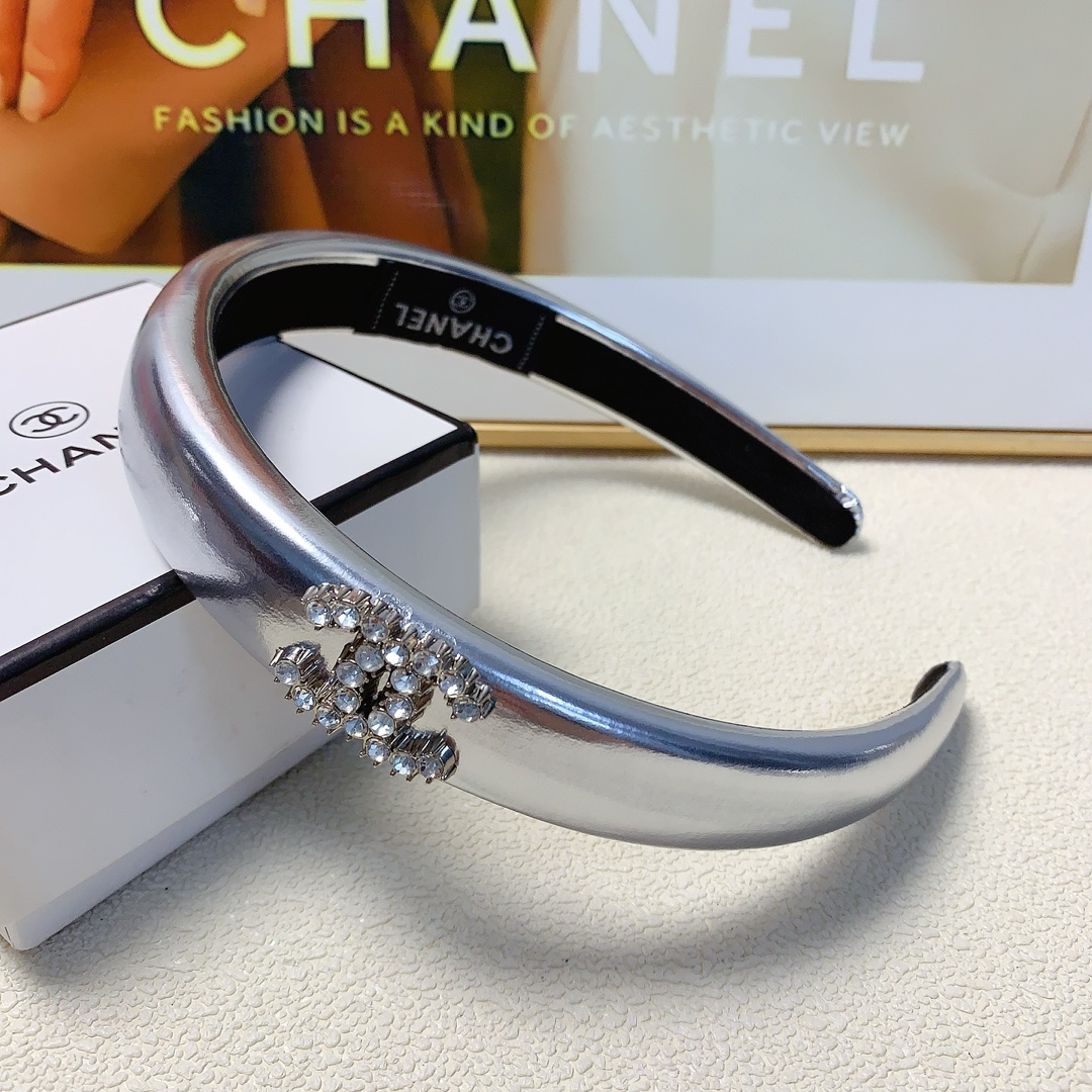NO:279257,CHANEL Xiaoxiang CHANEL hairband full diamond logo hairband Temperament versatile little fairy must-have item Treasure style Closed eyes recommended (single) hair accessories, hairpins, chanel, hairpins19860909CHANEL小香 CHANEL发箍 满钻logo发箍 气质百搭小仙女必入单品 宝藏款 闭眼入推荐款（单个）发饰,发夹,chanel,hairpins,accessory