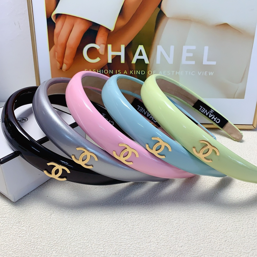 NO:279282,Chanel Xiaoxiang Chanel headband Patent leather titanium steel logo simple headband Temperament versatile little fairy must-have item Treasure model Closed eyes recommended (single) hair accessories, hairpins, chanel, hairpins19860909chanel小香 chanel发箍 漆皮钛钢logo简约发箍 气质百搭小仙女必入单品 宝藏款 闭眼入推荐款（单个）发饰,发夹,chanel,hairpins,accessory
